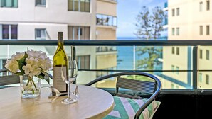 Outdoor dining - 8th Floor Ocean Facing Apartment in the Landmark Resort , Mooloolaba (Sunshine Coast)