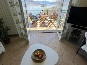 Interior - Miralago apartment with amazing lake view in Stres (Stresa)