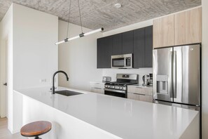 Fridge, microwave, oven, stovetop