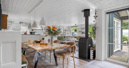 "Juste" - 1.7km from the sea by Interhome