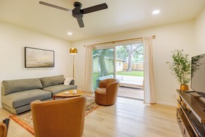 Smart TV, books - South Austin home, close to DT and airport (Austin)