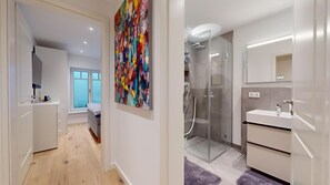 Unclassified image, 5 of 14, button