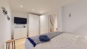 2 quartos, ferros/tábuas de passar roupa, Wi-Fi, roupa de cama