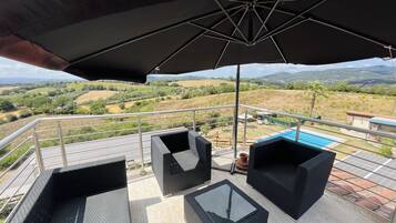 Ferienhaus, 3 Schlafzimmer, Whirlpool, Talblick | Blick vom Balkon