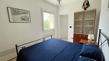 House, 3 Bedrooms, Jetted Tub, Valley View | 3 bedrooms, hypo-allergenic bedding, down comforters, minibar