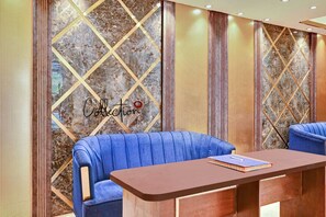 ฝ่ายต้อนรับ