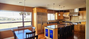 Apartment Suite Penthouse located at hotel on Madison's east side!