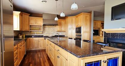 Apartment Suite Penthouse located at hotel on Madison's east side!