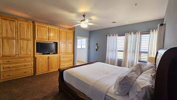 1 makuuhuone, työpöytä, silitysrauta/-lauta, Wi-Fi