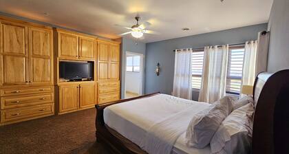 Apartment Suite Penthouse located at hotel on Madison's east side!