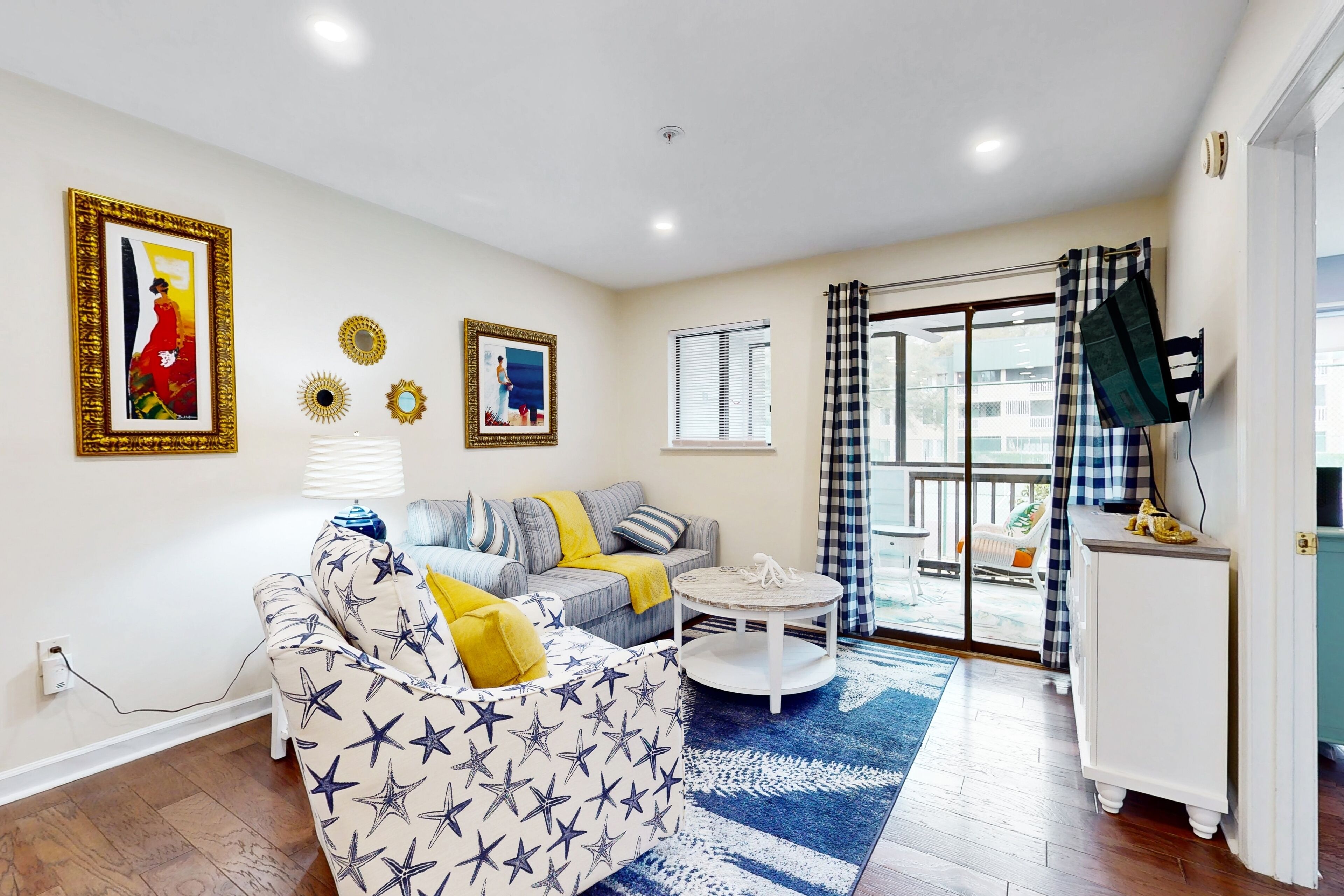 Quiet condo with pools, hot tub, gym, sports courts, & BBQ areas