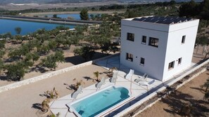 Pool - Charming reservoir house (Biar)