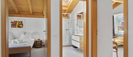 4 bedrooms, free WiFi, bed sheets