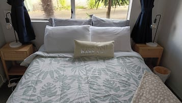 2 bedrooms, iron/ironing board, travel cot, free WiFi