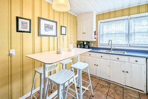 Fridge, microwave, oven, stovetop - Funky & fun nautical condo with open layout, smart TVs, deck - near the beach (Ocean City)