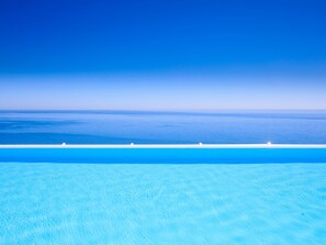 Indoor pool, a heated pool - Bayview Hills by Interhome (Nerja)