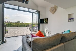 Cottage, 1 Bedroom (The Old Roller Shed) | Living area - Boutique Sheds (Grange-over-Sands)