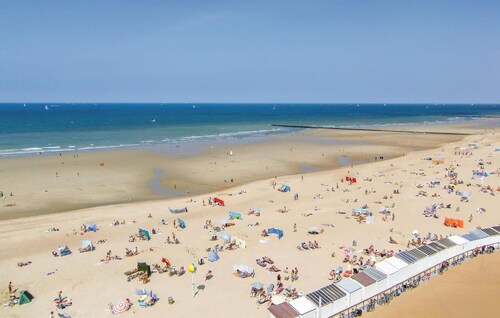 Awesome apartment in Oostende with WiFi