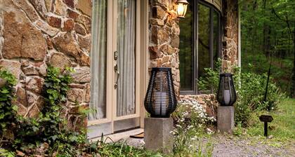 Quiet Cottage on Five+ Acres of Woods Close to All That Berkeley Springs Offers