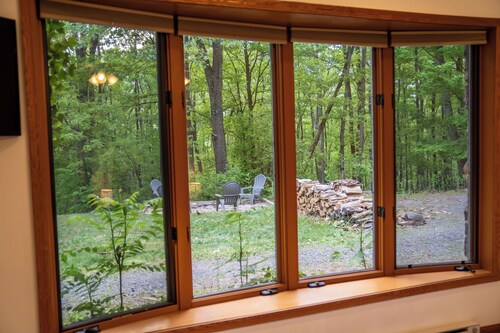 Quiet Cottage on Five+ Acres of Woods Close to All That Berkeley Springs Offers