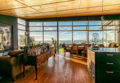 ABSOLUTE BEACHFRONT LUXURY ACCOMODATION
Entire home with Private Beach Access