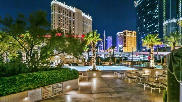 Outdoor pool, a heated pool