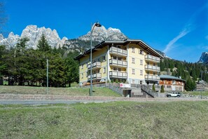 Exterior - Pretty mountain attic (San Giovanni di Fassa)