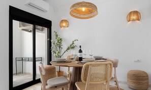 Dining - Robina | pool - terrace - beach (Mijas Costa)