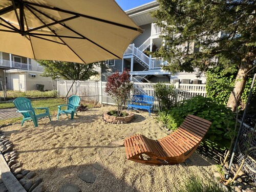 Whimsical Tropical Theme walk to Beach & Boardwalk