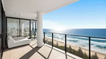 Luxury-Apartment, Meerblick | Balkon