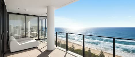 Apartamento de lujo, vistas al mar | Balcón