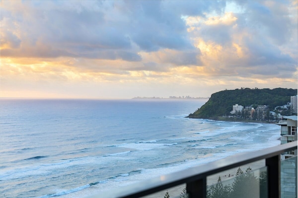 Vista para praia/oceano