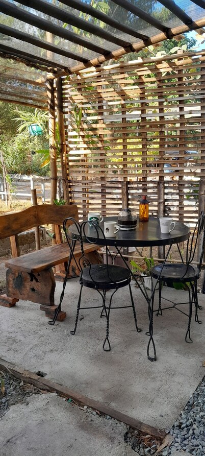 Traveler's Treehouse near Mapanuepe Lake