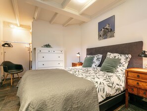 1 غرفة نوم ومكواة/لوح كي وخدمة الإنترنت