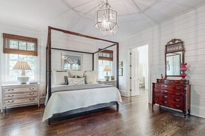 7 habitaciones, tabla de planchar con plancha, internet y ropa de cama 