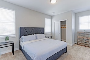 6 habitaciones, tabla de planchar con plancha, cuna de viaje y wifi 