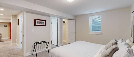 6 bedrooms, iron/ironing board, travel cot, WiFi
