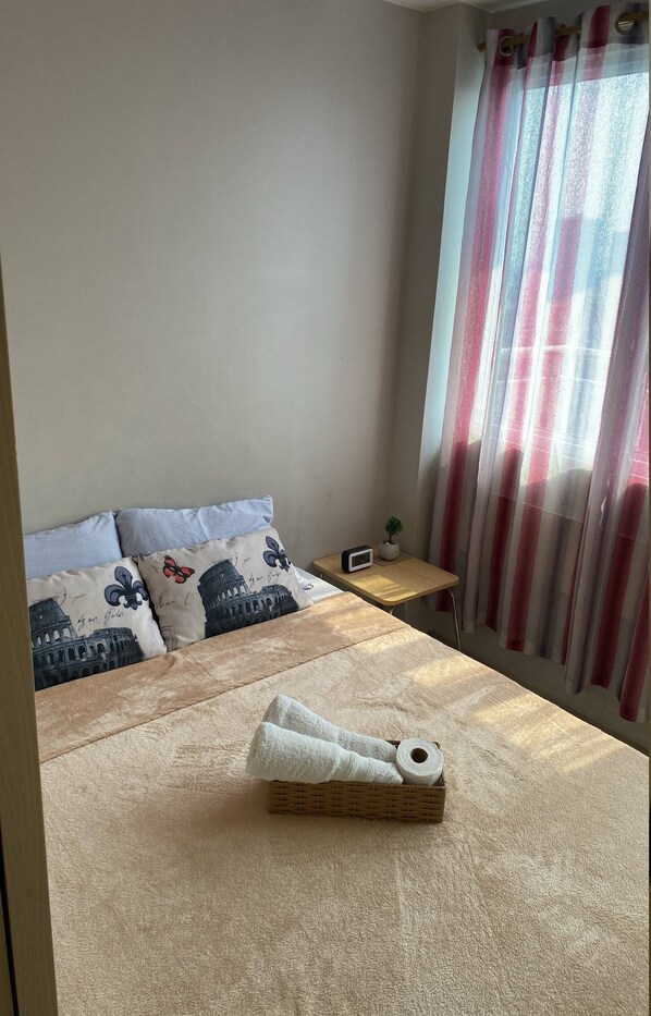 1 bedroom, internet, bed sheets