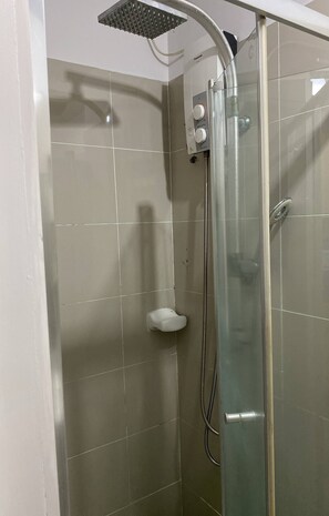Shower, towels