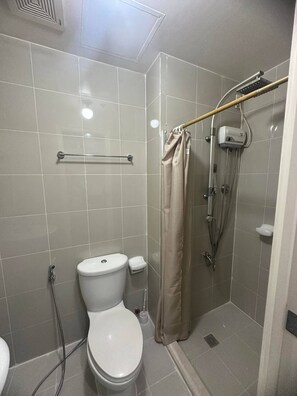 シャワー、タオル