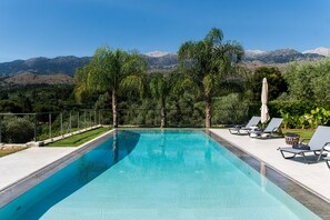 Pool - Feel like at home away. Very privat Villa, with pool and gardens. (Nipos)