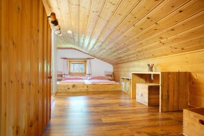 3 bedrooms, free WiFi, bed sheets - Holiday Home 'Berghütte Waldhäuser' with Mountain View, Private Terrace and Wi-Fi (Neuschönau)