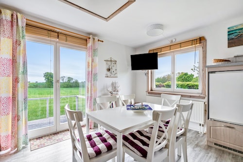 Apartment 'Joerrick' with Large Garden near the Baltic Sea & Schlei