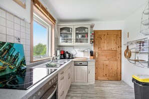 Kühlschrank, Ofen, Herdplatte, Geschirrspüler
