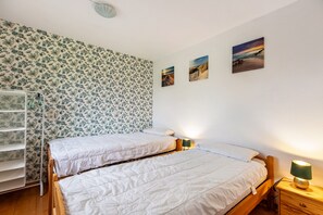 2 bedrooms, iron/ironing board, free WiFi, wheelchair access - Holiday Apartment 'Erika' – Quiet Location with Large Garden near the Baltic Sea & Schlei (Saustrup)