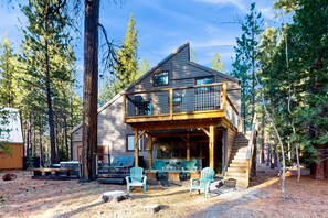 Exterior - Woodland home with private hot tub, decks, pools, golf, tennis & pickleball (Black Butte Ranch)
