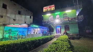 Mặt tiền nơi lưu trú