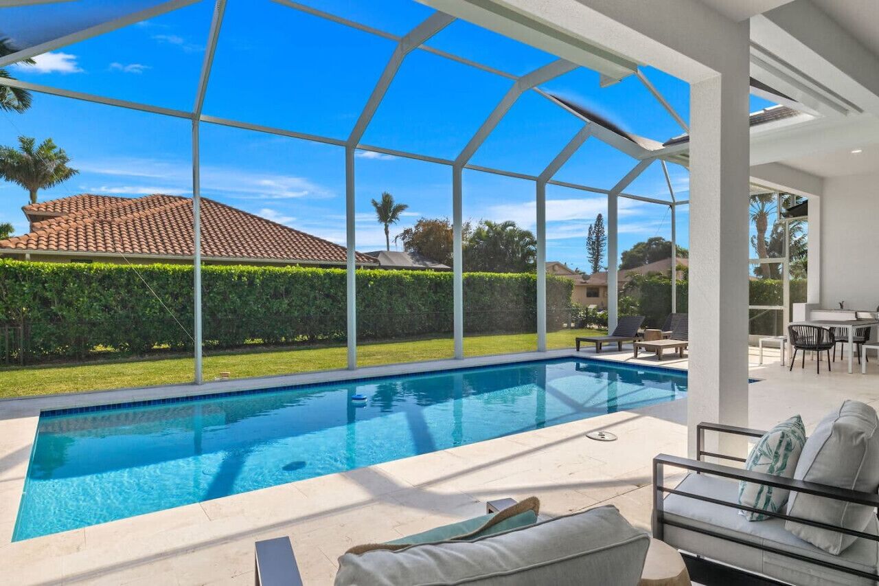 Een verwarmd zwembad