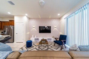 5 Schlafzimmer, Bügeleisen/Bügelbrett, Reisekinderbett, WLAN