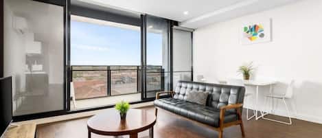 Smart TV, computer monitors